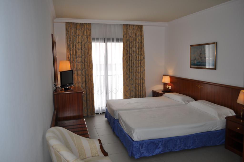 Hostal Vila Del Mar โยเรตเดมาร์ ภายนอก รูปภาพ